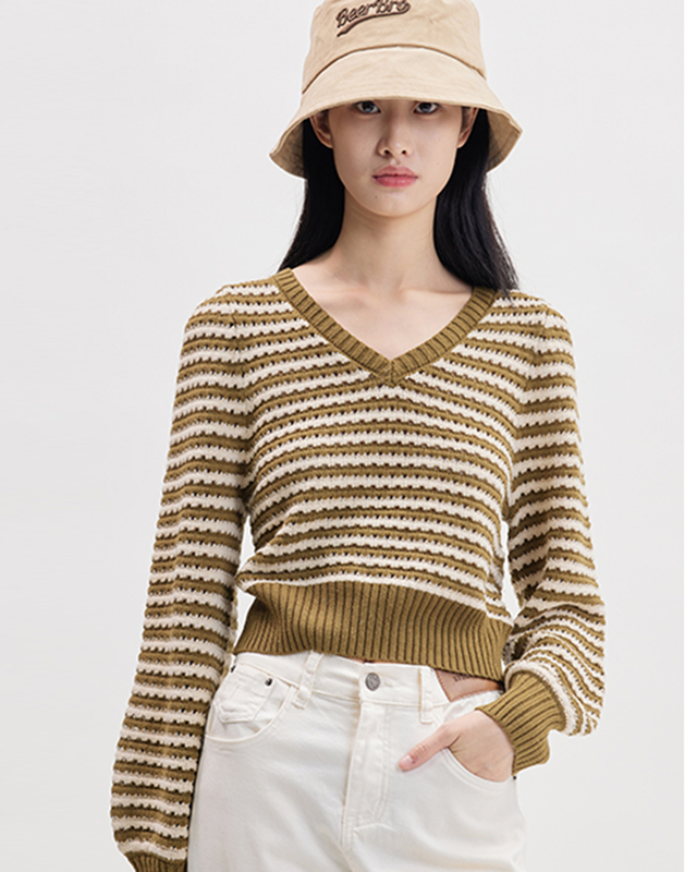 Collarbone Striped Sweater