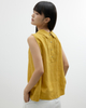 A Sleeveless Stand-up Collar Vest with A Design Sense