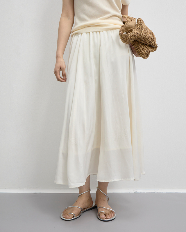 A Gentle And Elegant A-line Skirt