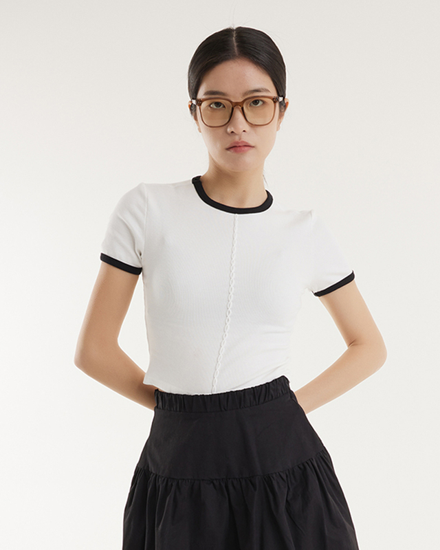 Color-blocking, Form-fitting Short-sleeved T-shirt