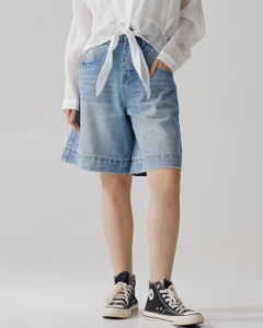 The Light Blue Denim Capri Pants Are Slimming And Loose